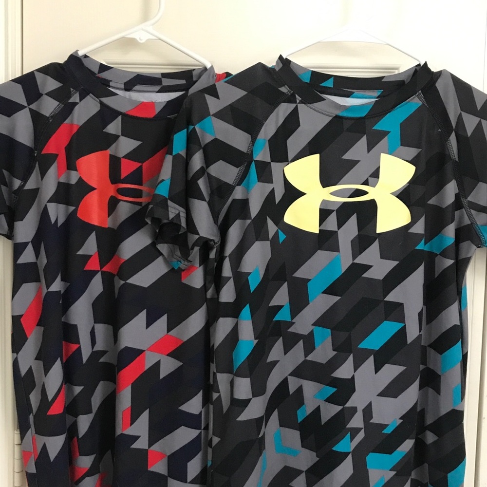 Bundle Boys geometric Heat Gear Under Armour tops
